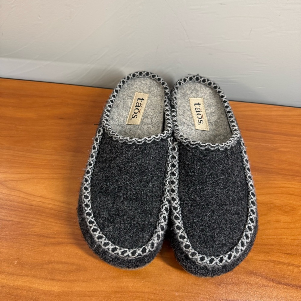 Taos Woolma Clog Women's US 7 Black Moc Toe Comfort Slip-On Slipper JOBB1449